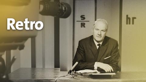 Ein Schwarz-Weiß-Bild eines Herren in einem Fernsehstudios des Hessischen Rundfunks