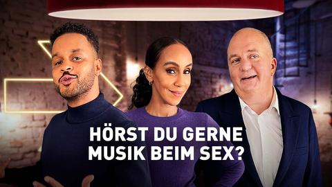 Das Rateteam mit Cossu, Hadnet Tesfai, Jörg Thadeusz und der Frage 'hörst du beim Sex gerne Musik?'