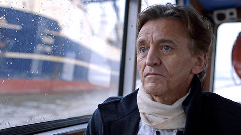 Heinz Sening kämpft um Gerechtigkeit für seinen Vater. Die "Story im Ersten" von Radio Bremen trifft ihn bei einer Bootstour in Bremerhaven.