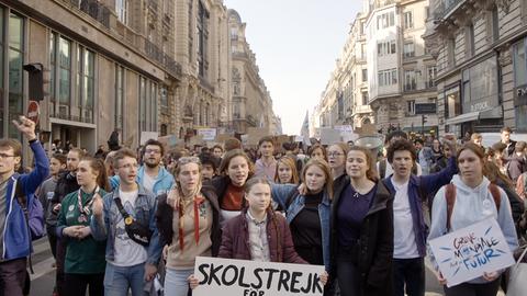 Mit ihrem Schulstreik hat Greta die weltweite Jugendbewegung FRIDAYS FOR FUTURE in Gang gesetzt. 