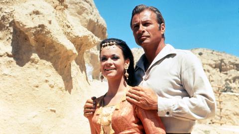 Der Schatz der Chaldäer befindet sich in einem Berg, der von Mara Durimeh bewacht wird. Um an diesen Schatz zu kommen, entführen die Banditen die Enkelin Ingscha (Marie Versini). Kara Ben Nemsi (Lex Barker) und seine Freunde befreien sie.