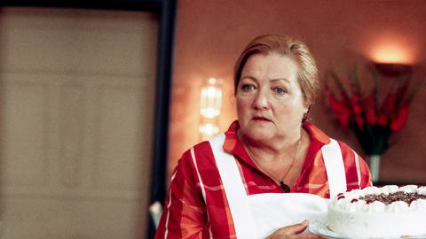 Marga (Marianne Sägebrecht) ist nicht nur eine Köchin, sie ist auch die Seele des Hauses.