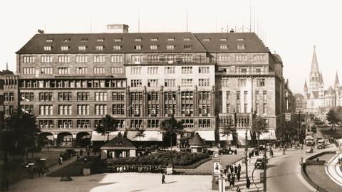 Eine schwarz-weiße Augnahme der KaDeWe