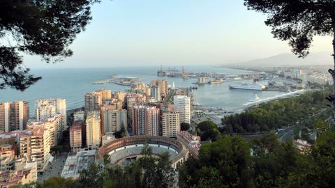 Blick auf den Hafen von Málaga.