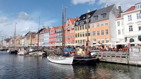 Im Kopenhagener Nyhavn; der "neue Hafen" ist eine der bedeutendsten Sehenswürdigkeiten der dänischen Hauptstadt.