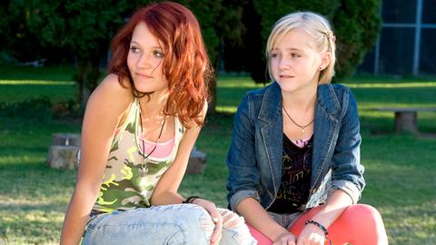 Können Nelly (Jule-Marleen Schuck, re.) und Jessie (Clara Halouska) wirklich Freundinnen werden?