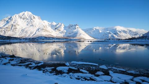 Blick auf Gletscher und einen See in Alaska