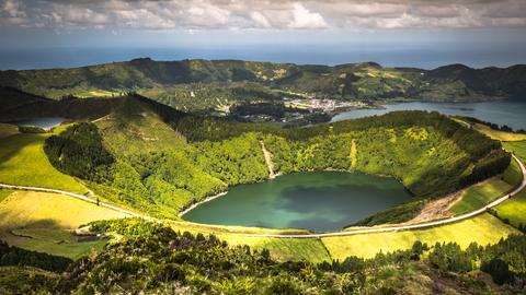 Blick auf die Kraterseen Sete Cidades.