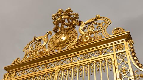 Das goldene Tor des Schlosses von Versailles