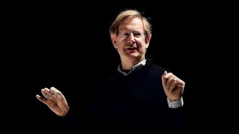 John Eliot Gardiner dirigiert