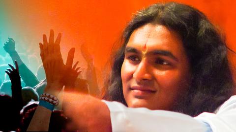 Collage vom Guru der Sekte Bhakti Marga Vishwananda und mehrere Hände in der Luft.